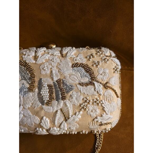 NWT Jewel by Badgley Mischka Champagne Embroidered Floral Beaded Shoulder Clutch - Picture 4 of 9